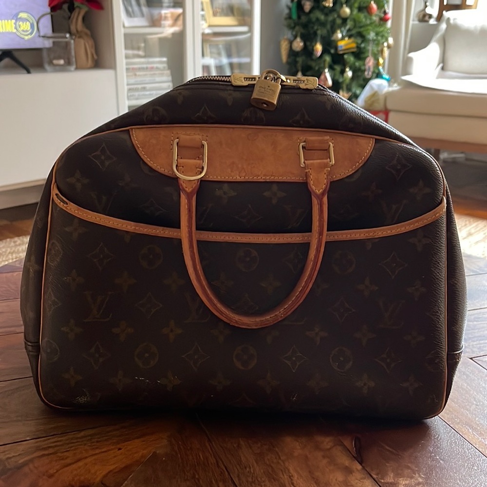 LV Authentic purse